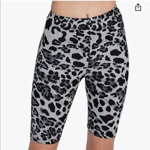 Color Alien Gray and Black Leopard Print Biker Shorts Size Large